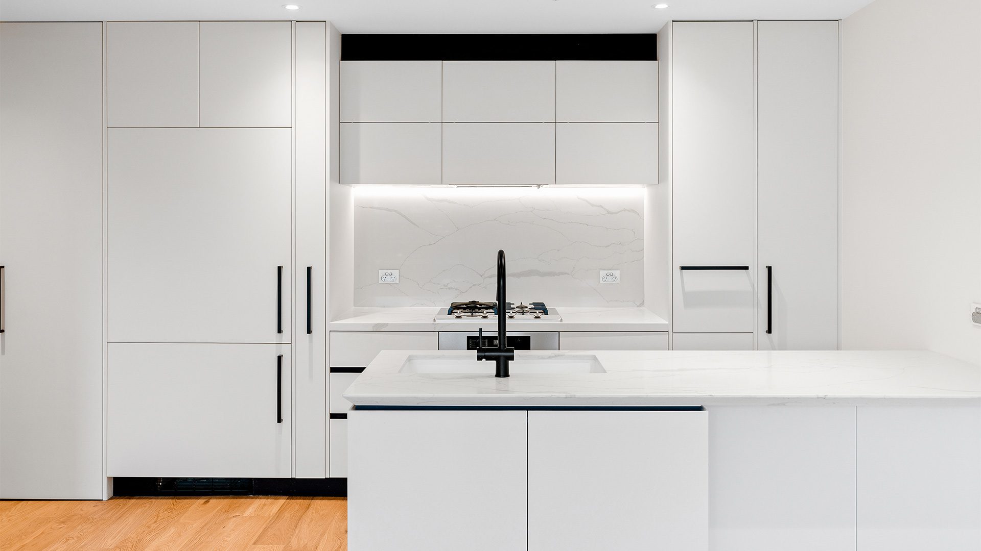 kira-lane-cove-residences-kitchen-02